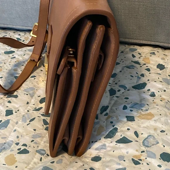 Elegant Brown Leather Shoulder Bag - Picture 5 of 9